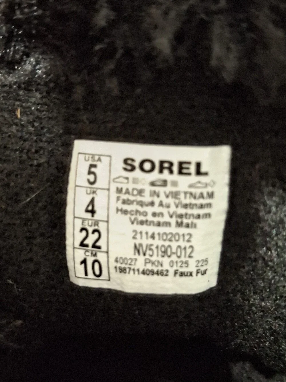 Sorel Kids' Black Winter Boots with Faux Fur Trim Size 5.